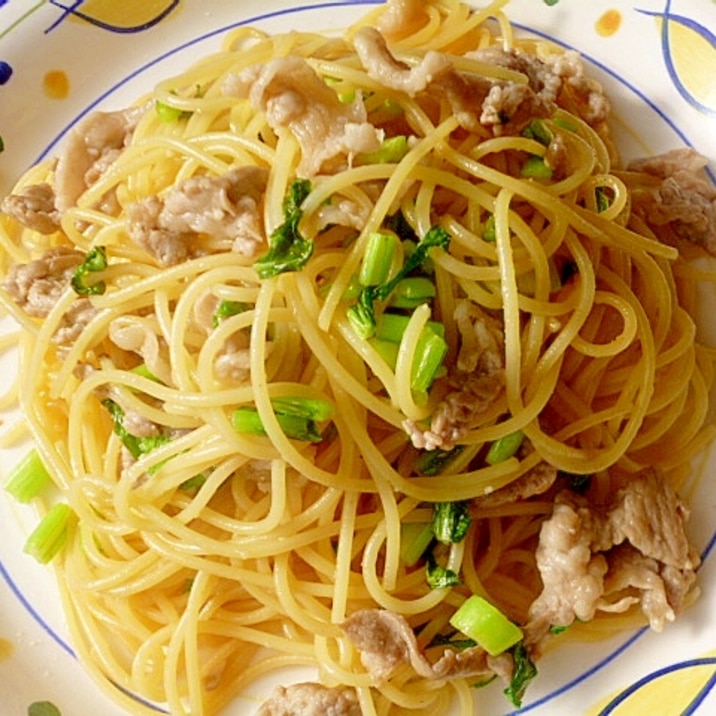 ニンニクが香る♪豚肉と大根の葉の和風パスタ